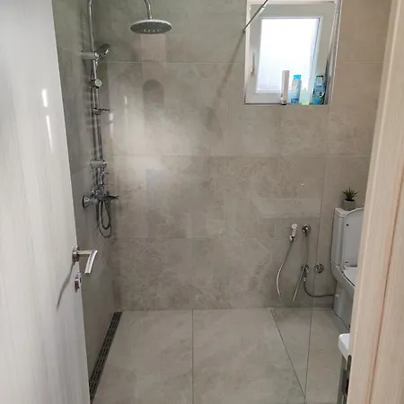 Dino Apartman *